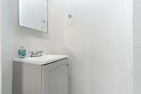 56 Calle F Krug Condado San Juan PR 00907
