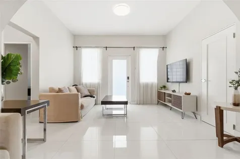 56 Calle F Krug Condado San Juan PR 00907