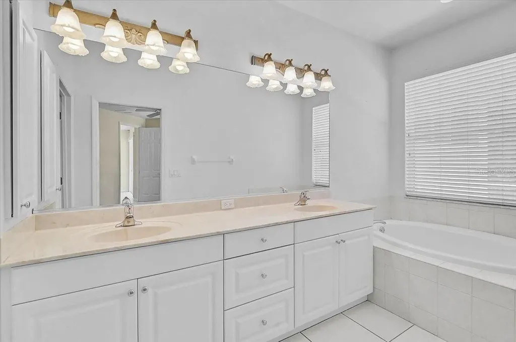 4345 Callista Lane Sarasota FL 34243