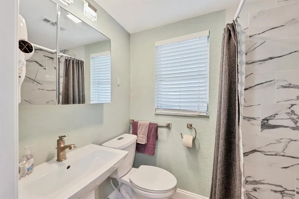 39 1st Avenue Englewood FL 34223