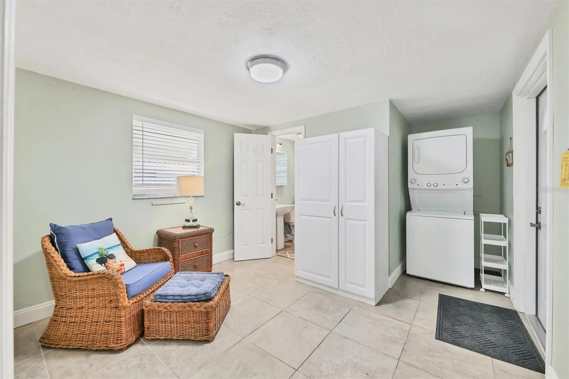 39 1st Avenue Englewood FL 34223