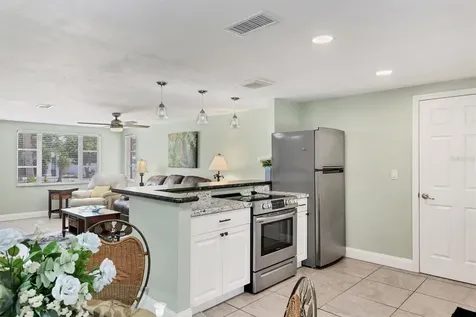 39 1st Avenue Englewood FL 34223