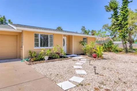 39 1st Avenue Englewood FL 34223