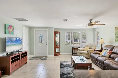 39 1st Avenue Englewood FL 34223
