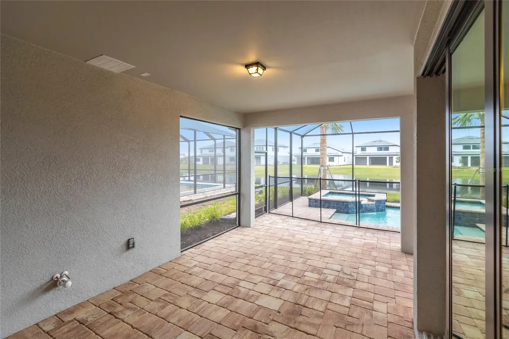 5658 Silverside Pine Court Bradenton FL 34211