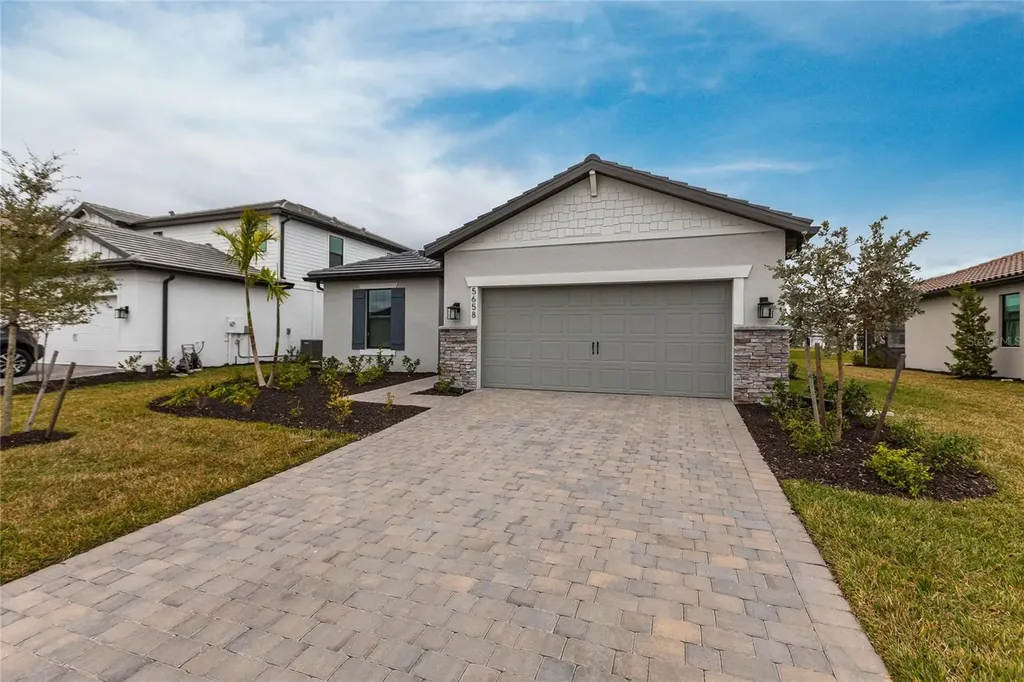 5658 Silverside Pine Court Bradenton FL 34211