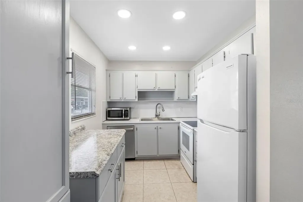 1801 Bedford Lane Sun City Center FL 33573