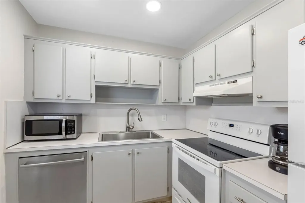 1801 Bedford Lane Sun City Center FL 33573