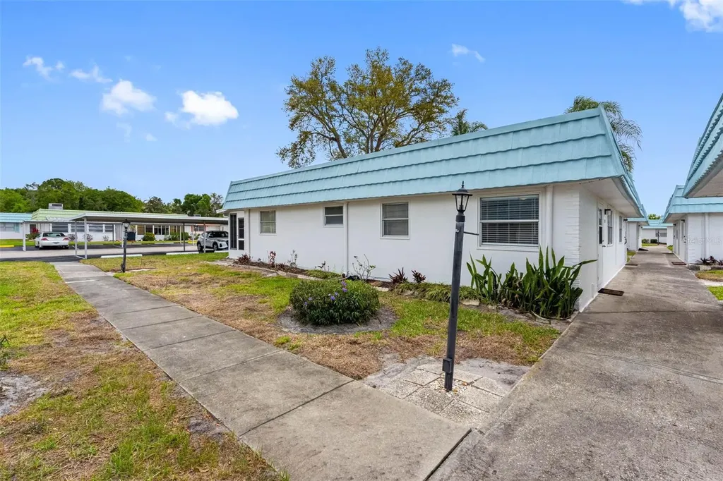 1801 Bedford Lane Sun City Center FL 33573