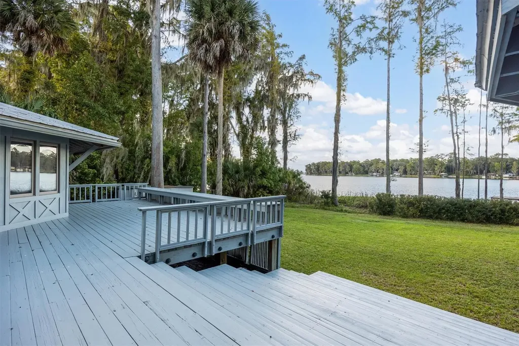 25608 Devonia Street Melrose FL 32666