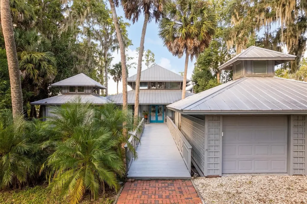 25608 Devonia Street Melrose FL 32666