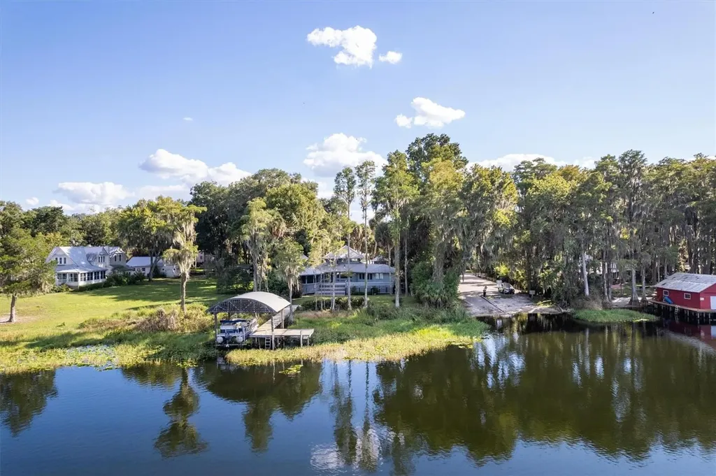 25608 Devonia Street Melrose FL 32666