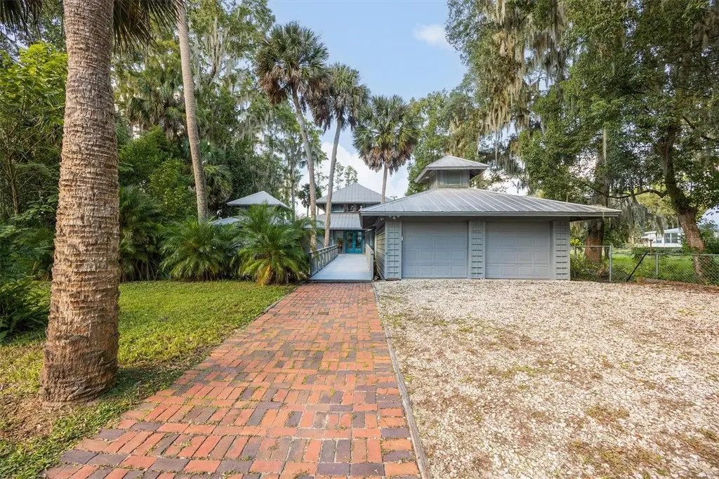 25608 Devonia Street Melrose FL 32666