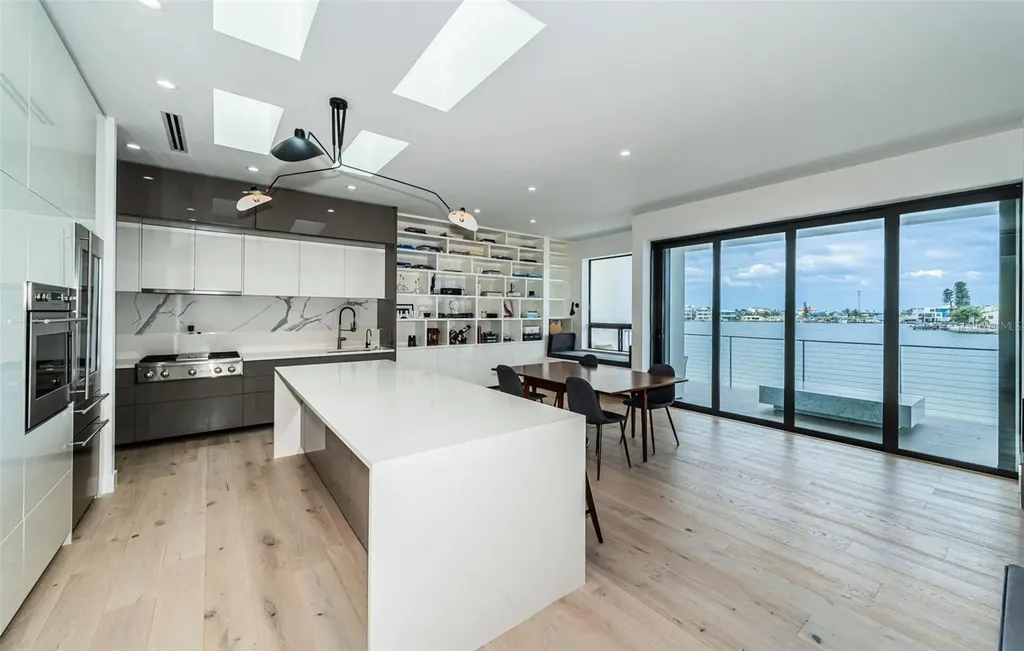 14077 N Bayshore Drive Madeira Beach FL 33708