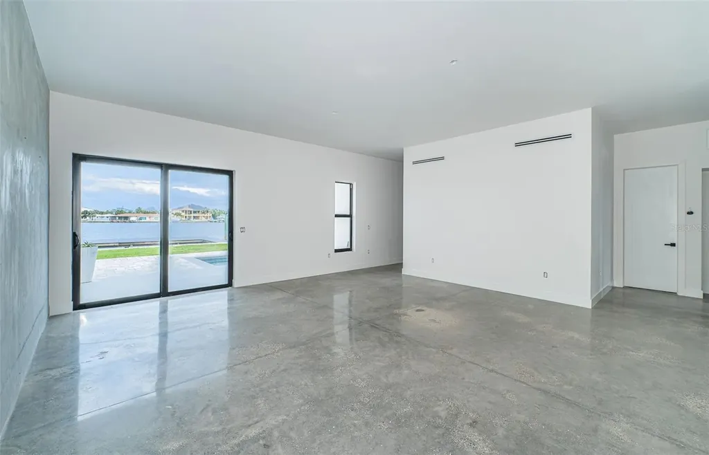 14077 N Bayshore Drive Madeira Beach FL 33708