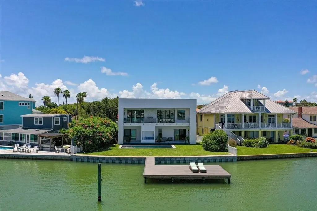 14077 N Bayshore Drive Madeira Beach FL 33708