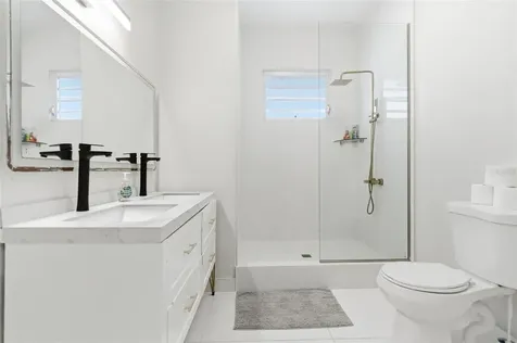 56 Calle F Krug Condado San Juan PR 00907