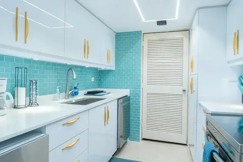 6165 Av, Isla Verde Carolina PR 00979