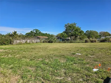 205 Snively Avenue Eloise FL 33880