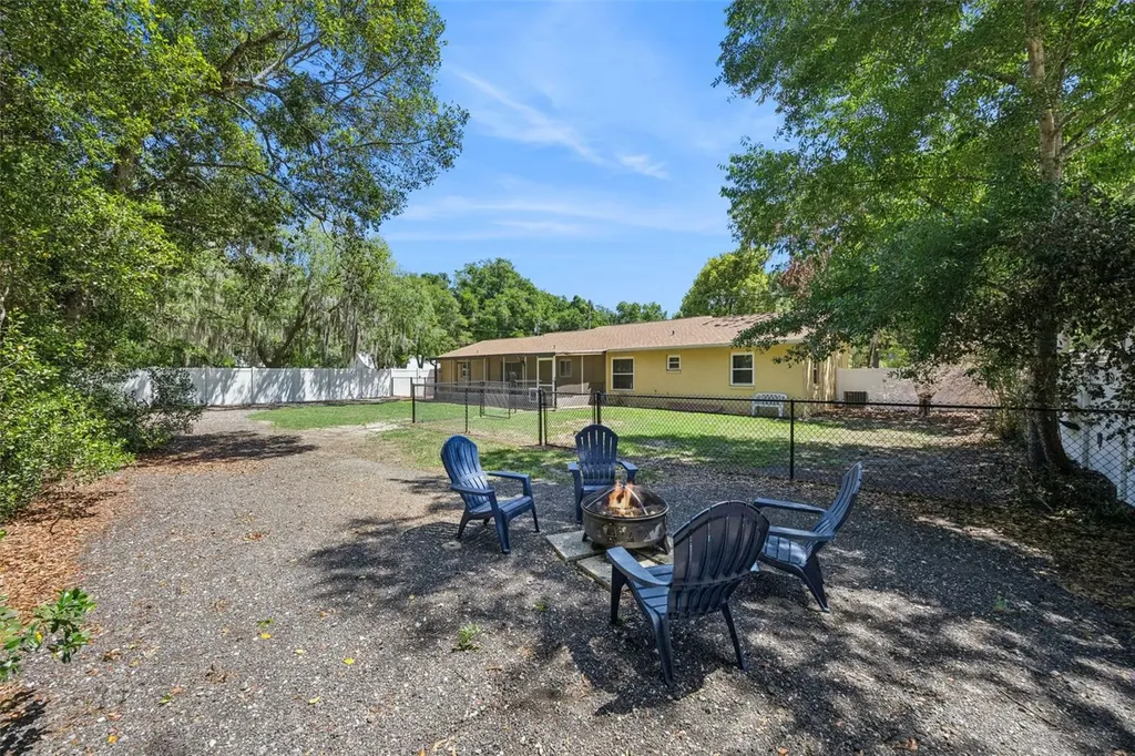 80 Whitcomb Avenue Umatilla FL 32784