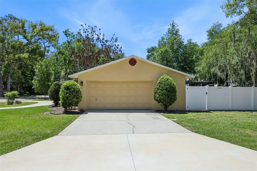 80 Whitcomb Avenue Umatilla FL 32784