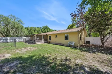 80 Whitcomb Avenue Umatilla FL 32784