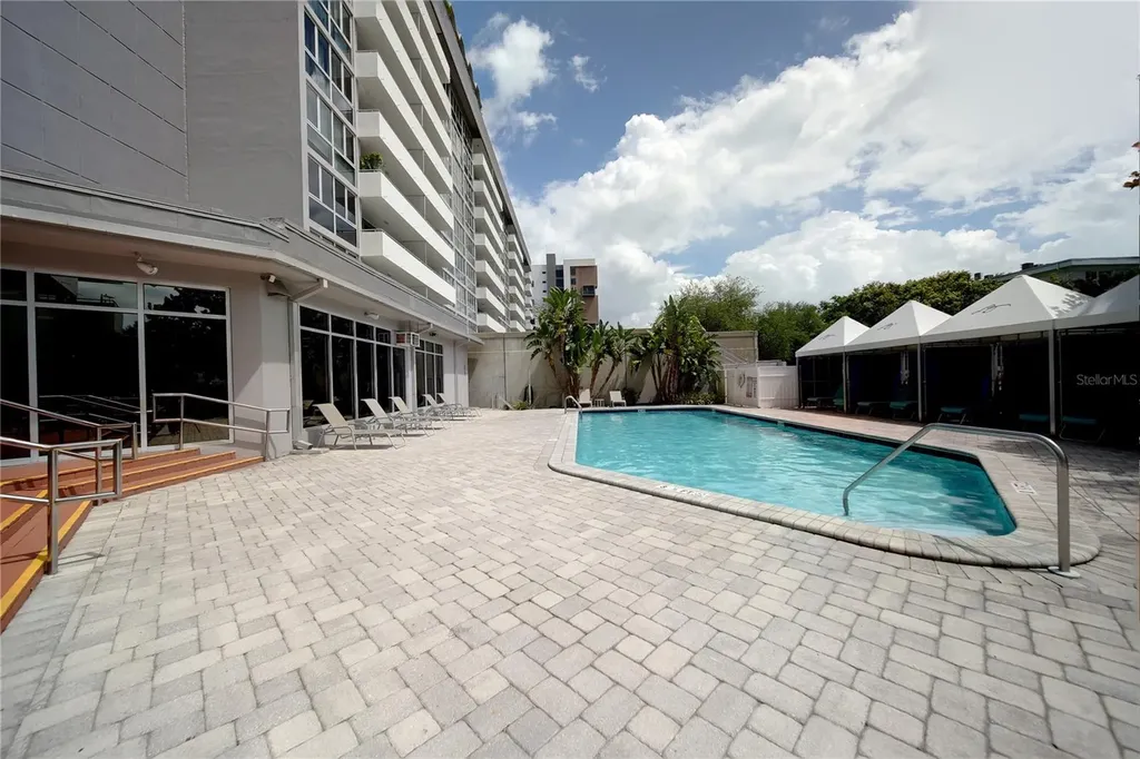 470 3rd Street S St Petersburg FL 33701