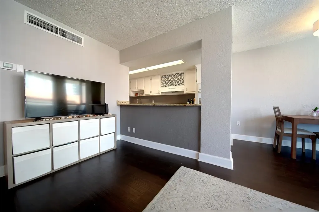 470 3rd Street S St Petersburg FL 33701