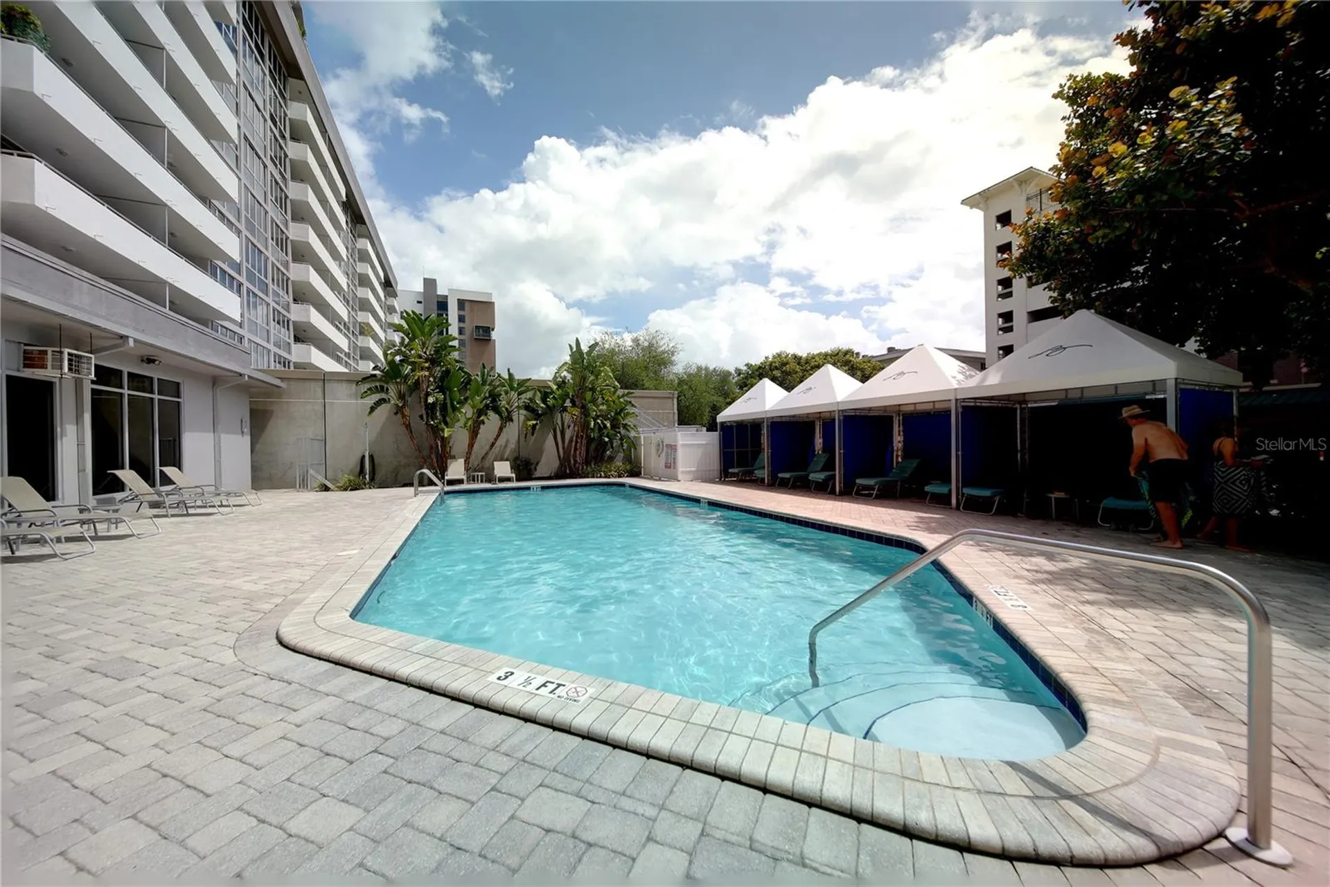 470 3rd Street S St Petersburg FL 33701