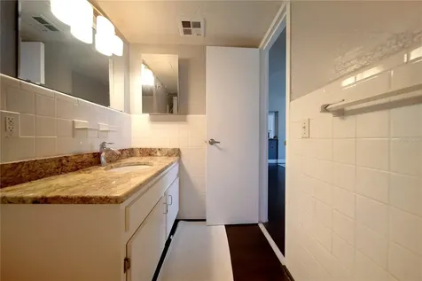 470 3rd Street S St Petersburg FL 33701
