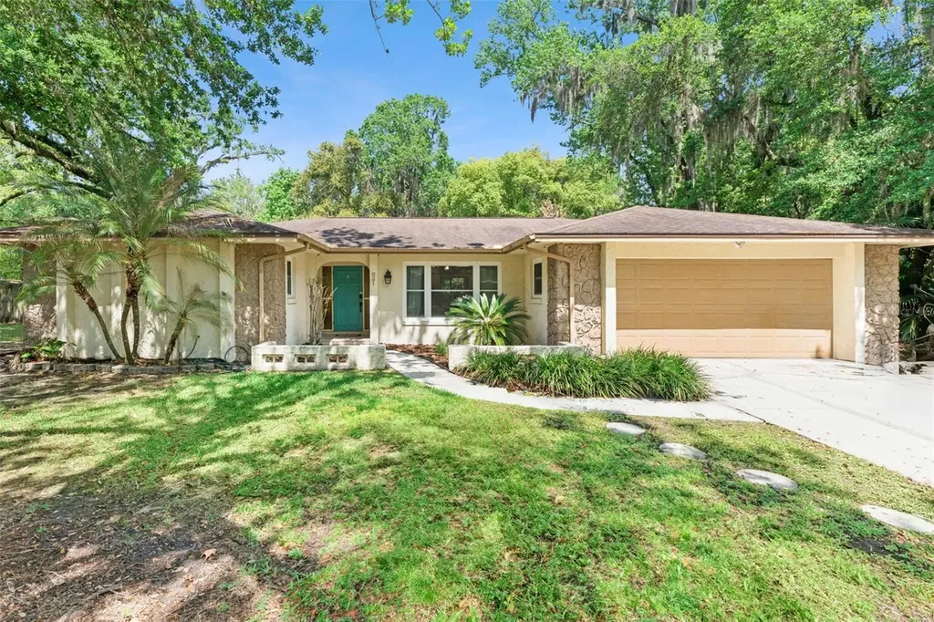 621 Little Wekiva Road Altamonte Springs FL 32714