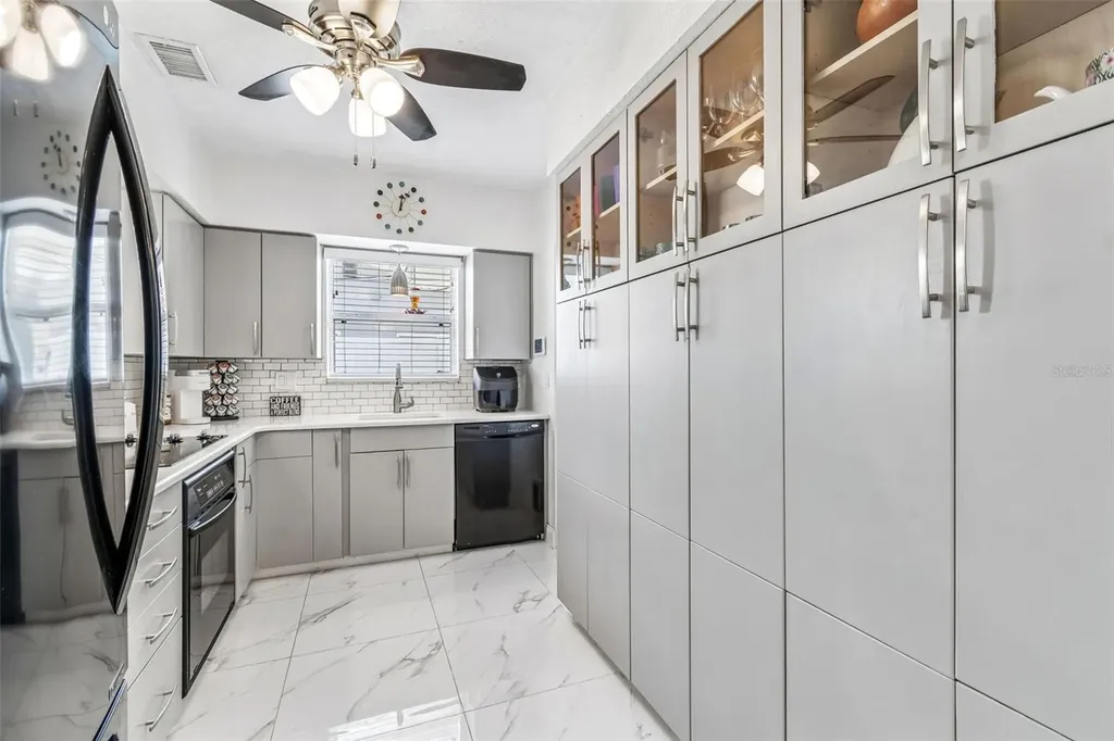 6765 11th Avenue N St Petersburg FL 33710