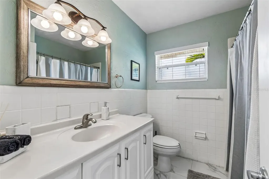 6765 11th Avenue N St Petersburg FL 33710