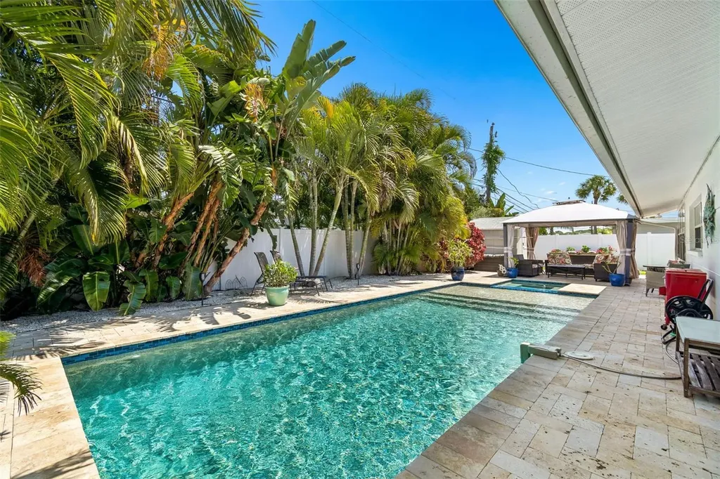 6765 11th Avenue N St Petersburg FL 33710