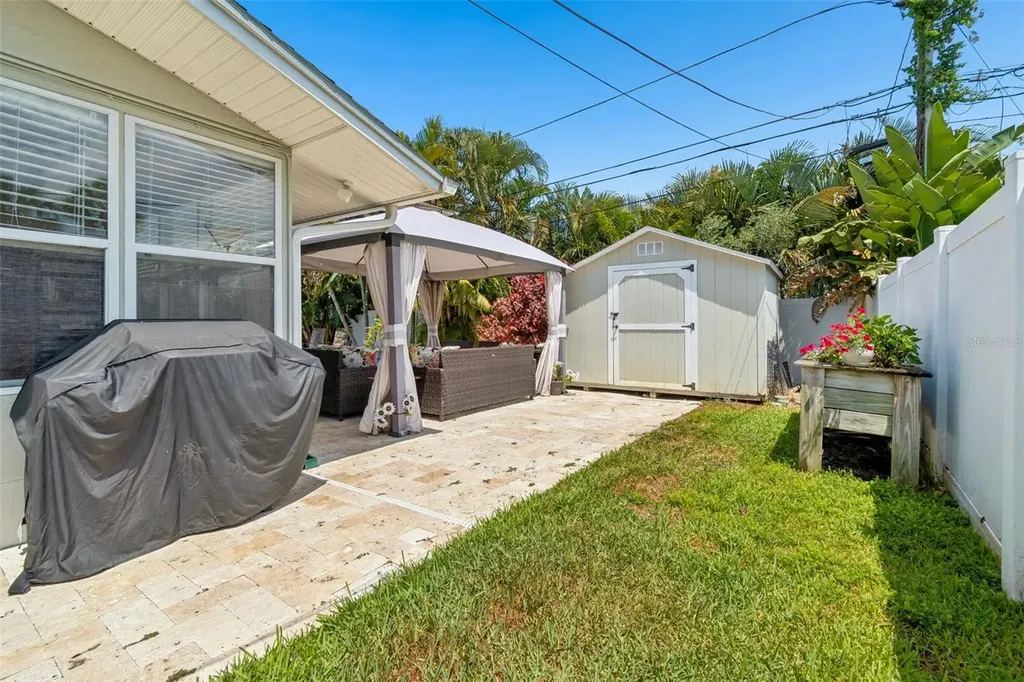 6765 11th Avenue N St Petersburg FL 33710
