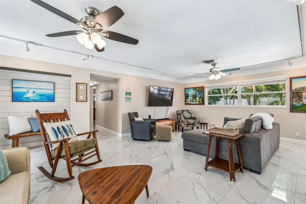 6765 11th Avenue N St Petersburg FL 33710