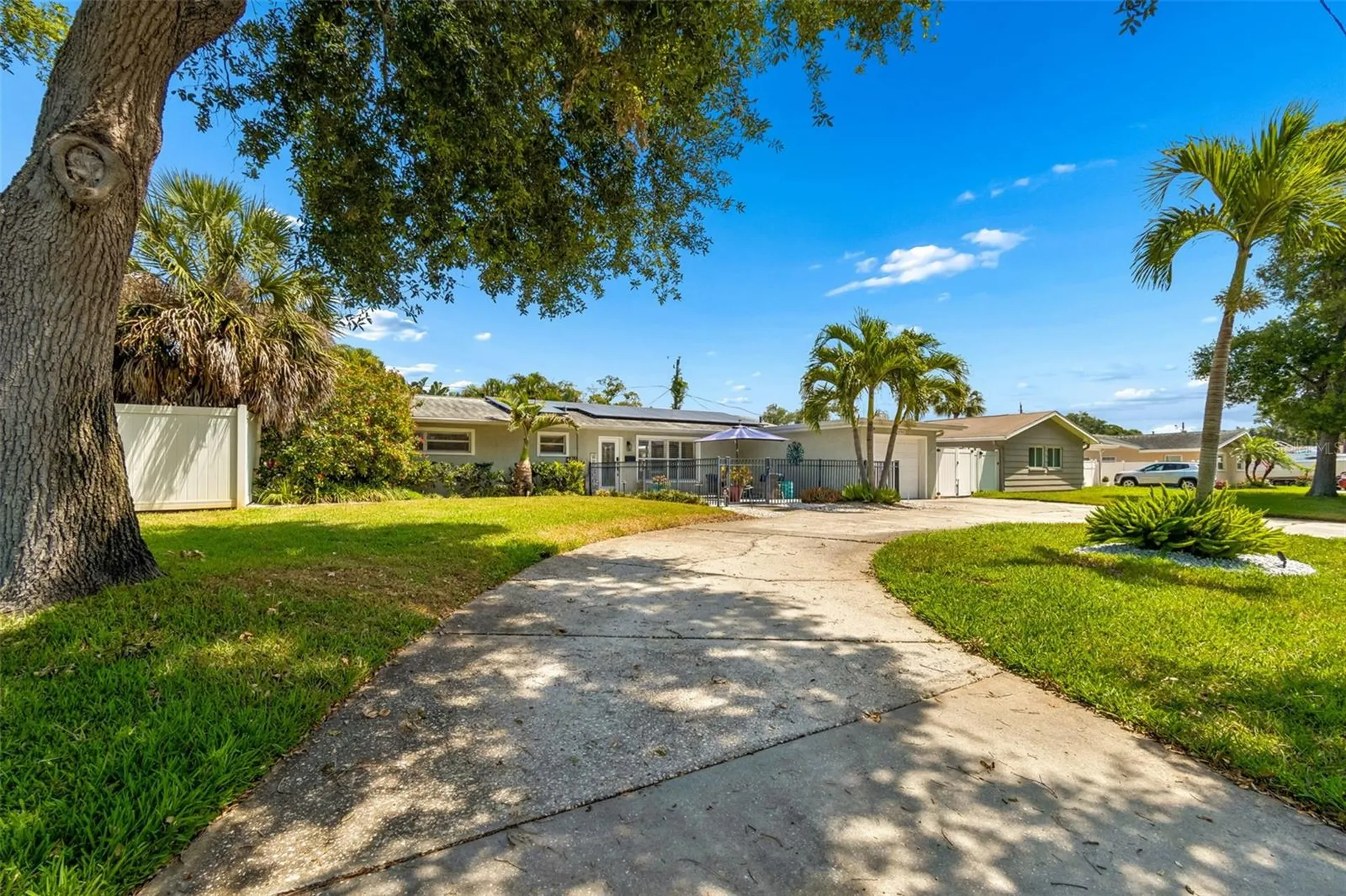 6765 11th Avenue N St Petersburg FL 33710