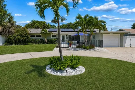 6765 11th Avenue N St Petersburg FL 33710