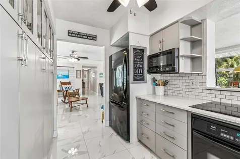 6765 11th Avenue N St Petersburg FL 33710