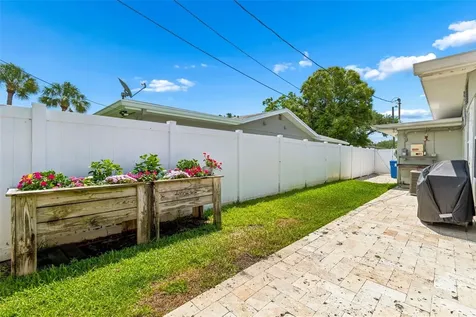 6765 11th Avenue N St Petersburg FL 33710