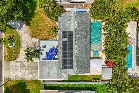 6765 11th Avenue N St Petersburg FL 33710