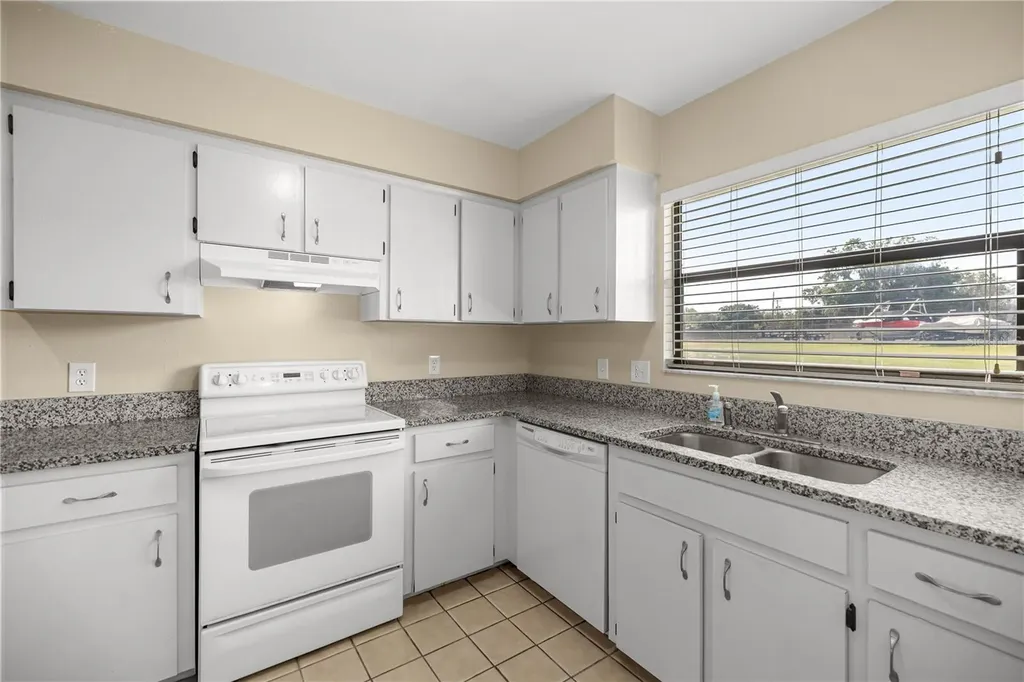 11001 SE Sunset Harbor Road Summerfield FL 34491