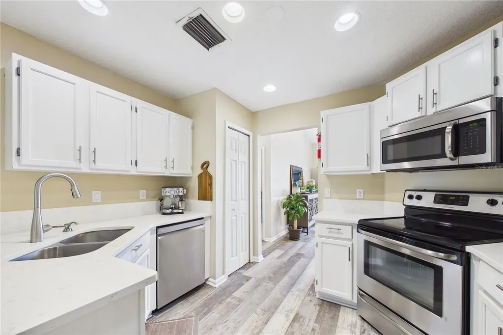 2487 Winged Elm Drive E Jacksonville FL 32246