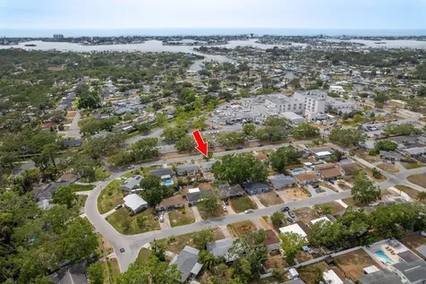 2153 Pocahontas Drive Largo FL 33774
