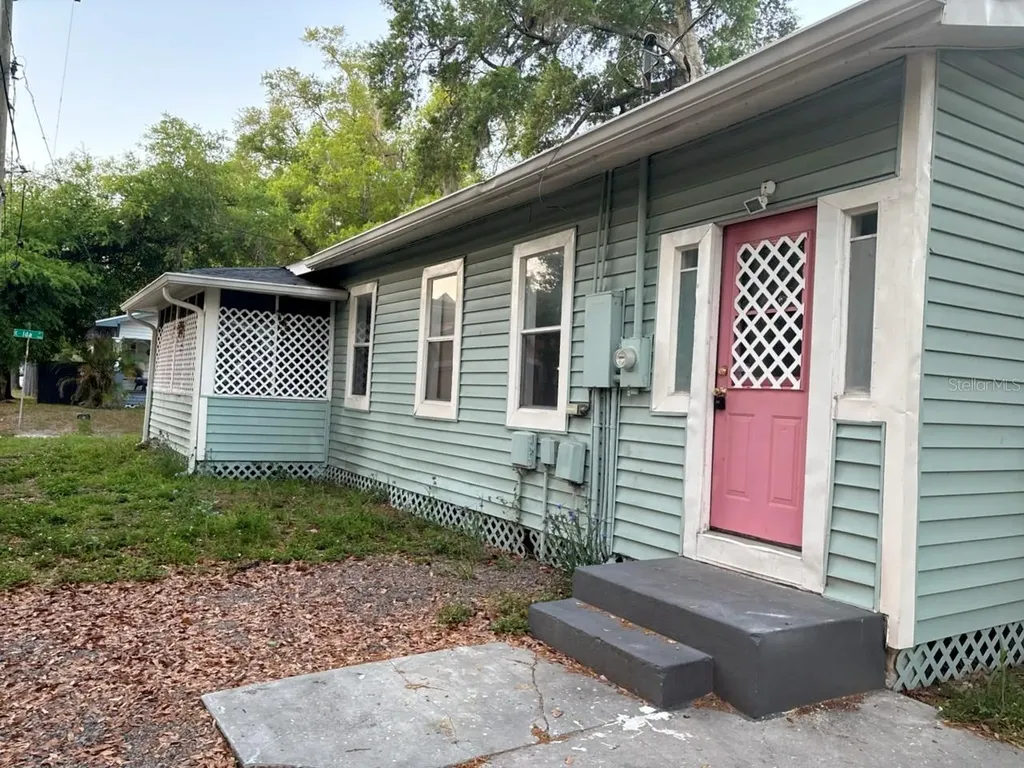 922 E Ida Street Tampa FL 33603