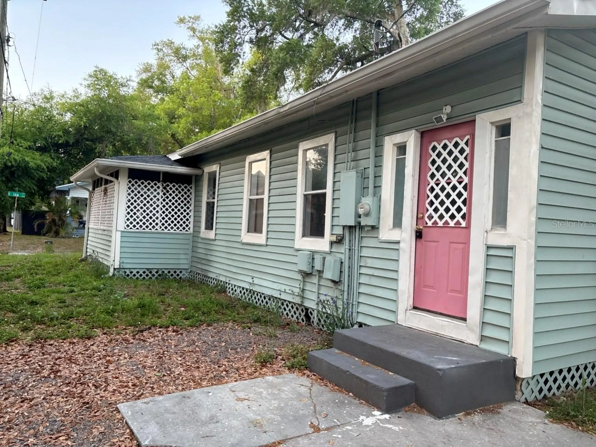 922 E Ida Street Tampa FL 33603