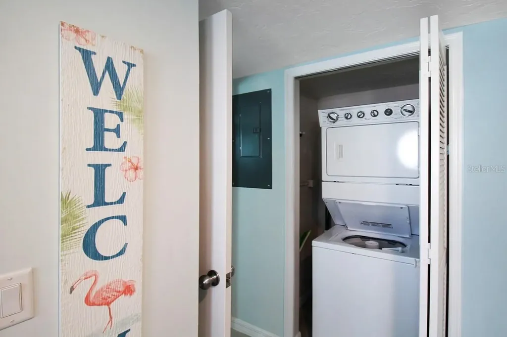 1206 Siesta Bayside Drive Sarasota FL 34242