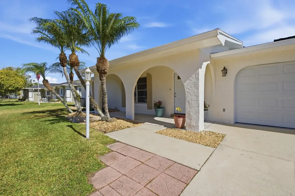2927 Lantern Drive South Daytona FL 32119