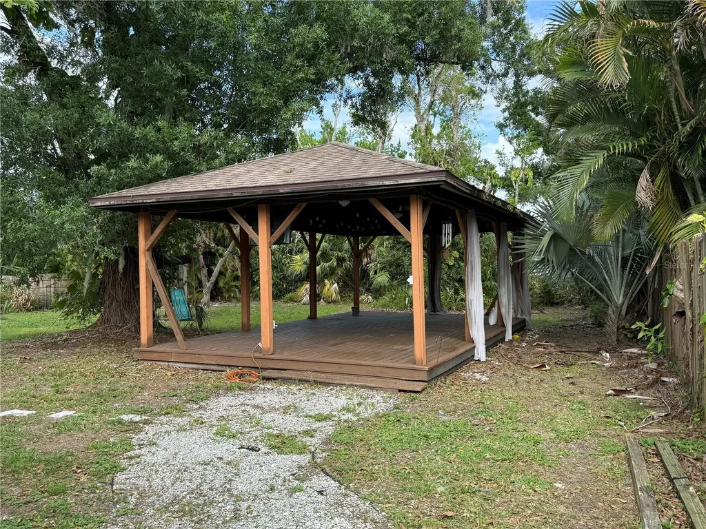 5012 Woodlawn Circle W Palmetto FL 34221