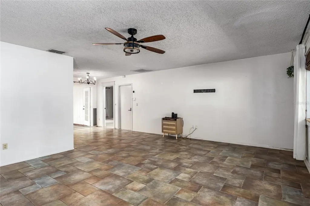5012 Woodlawn Circle W Palmetto FL 34221